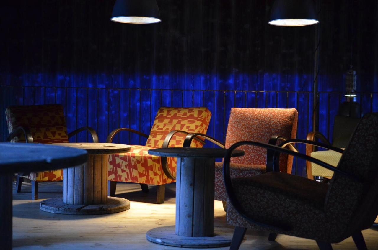 Fabrika 4*